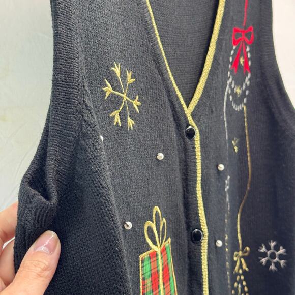 Women’s extra large holiday sweater vest
 - Picture 5 of 7